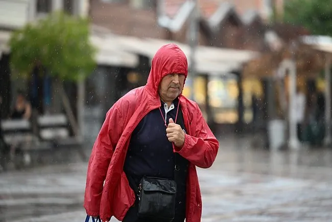 SON DAKİKA… Meteoroloji’den son dakika hava durumu uyarısı! 12 il için alarm verildi: Sıcaklıklar düşüyor sağanak geliyor!