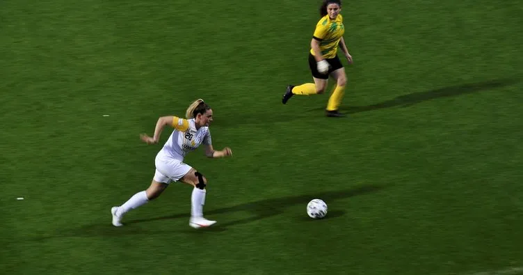 Aycan Yanaç, Kadın Futbol Ligi’nde ilk defa forma giydi