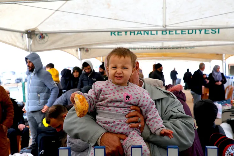 SON DAKİKA | Suriyelilerin onurlu ve düzenli geri dönüşü için düğmeye basıldı! İki aşamalı plan hazır