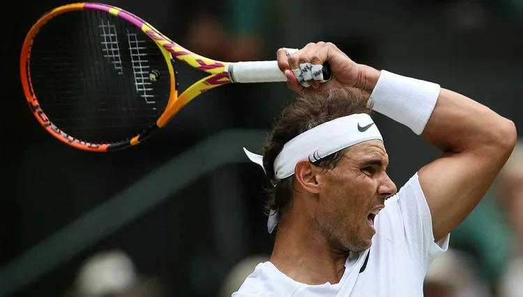 nadal-ile-kyrgios-wimbledonda-yari-finale-kaldi-1657135548182.jpg