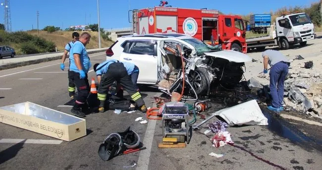 Tekirdağ'da korkunç kaza! Otomobil istinat duvarına çarptı: 3 ölü