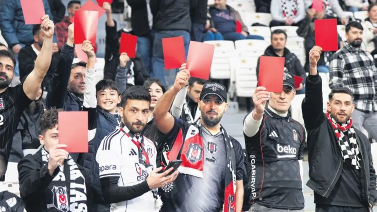 Hakemlere kırmızı kart