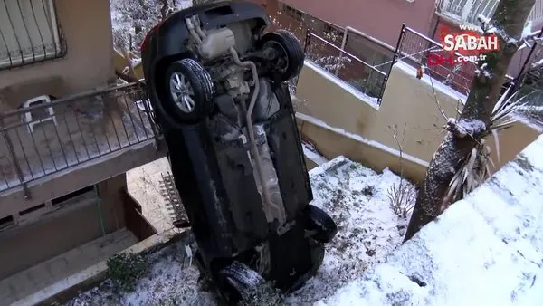 İstanbul Üsküdar'da şaşırtan kaza! Apartmanın bahçesine uçan araç dik durdu | Video