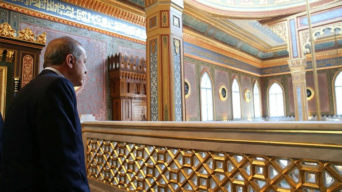 Başkan Erdoğan cuma namazını Yıldız Hamidiye Camisi'nde kıldı