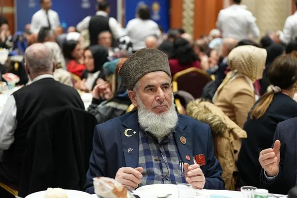 ak-parti-istanbul-il-baskanliginda-sehit-aileleri-ve-gaziler-iftari-1772653516541.jpg