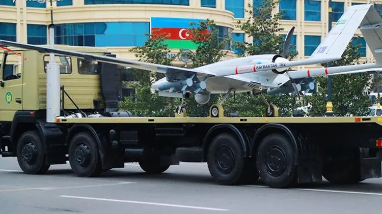 Türk askeri Azerbaycan'da! Bakü sokaklarında 'Vatan sana canım feda' sesleri