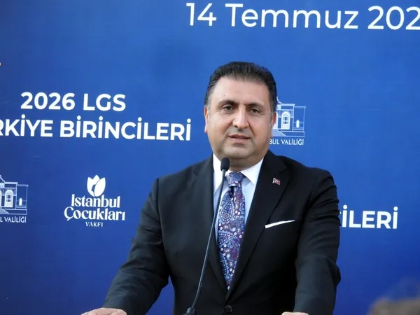 istanbul-valiliginden-lgsde-turkiye-birincisi-olan-ogrencilere-odul-dagitildi-1784062570019.jpg