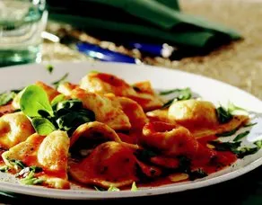 Peynirli Semizotlu Ravioli