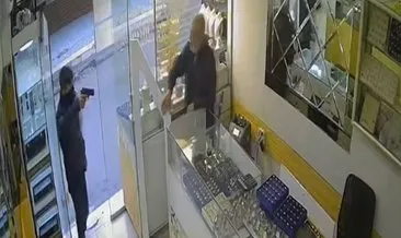 2’si çocuk 4 silahlı soyguncu önce kameralara sonra polise yakalandı #adana