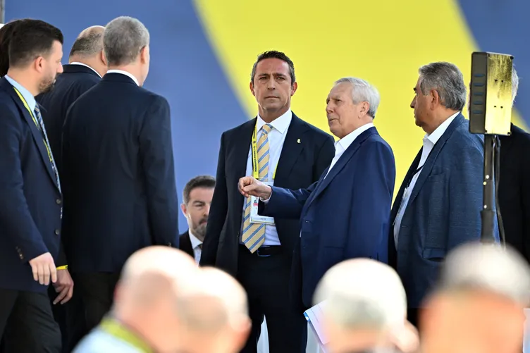 SON DAKİKA: Ali Koç ve Aziz Yıldırım canlı yayında buluştu! Jose Mourinho tartışması olay yarattı: ’Adam aptal mı diyorsunuz?’