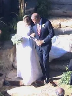 Allison Williams, sevgilisi Ricky Van Veen ile evlendi