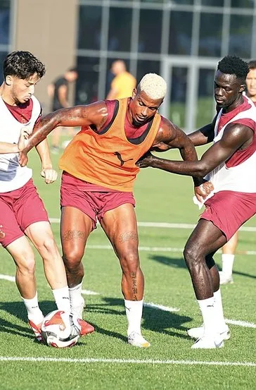 Galatasaray günü çift idmanla tamamladı