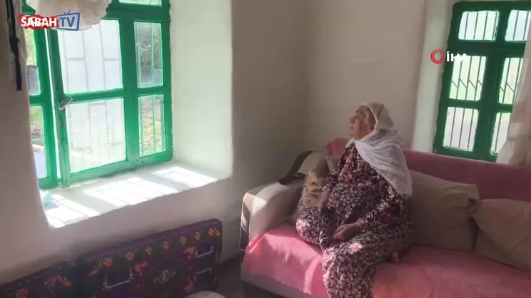 Anneler Günü hediyesi 'gökten' indi: Bahçesine göktaşı olduğu düşünülen cisim düştü | Video