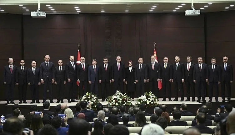 YENİ KABİNE BAKANLAR LİSTESİ: İlk kabine toplantısı bugün gerçekleşti! Başkan Erdoğan’ın 2023 Yeni Bakanlar Kurulu listesinde kimler olacak, yeni bakanlar listesinde kim var?