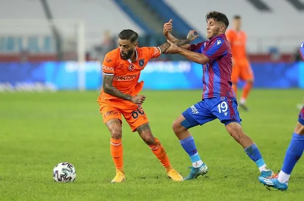 Trabzonspor - Başakşehir maçında tribünlerden Azerbaycan'a destek!