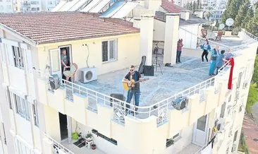 Çatıda moral konseri