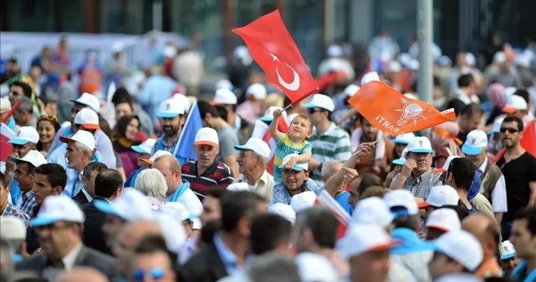 AK Parti’den “Türkiye’yi dinliyoruz” projesi! Oy düşüşü olan kentler mercek altında