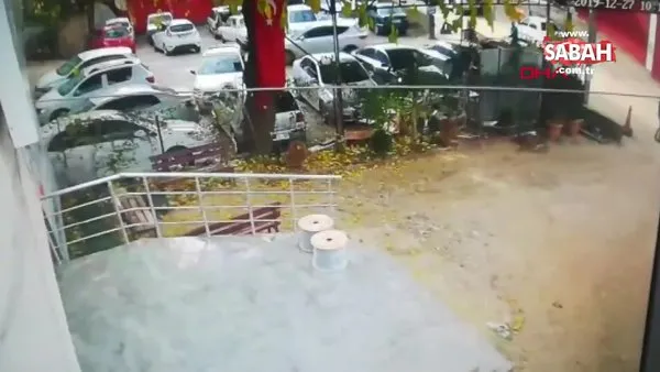 Durdurmaya Calistigi Otomobilinin Altinda Kalip Yaralandi Videosunu Izle Sabah Tv