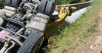 Gönen’de rüzgar türbini kanadı taşıyan TIR devrildi: Sürücü hafif yaralandı #balikesir