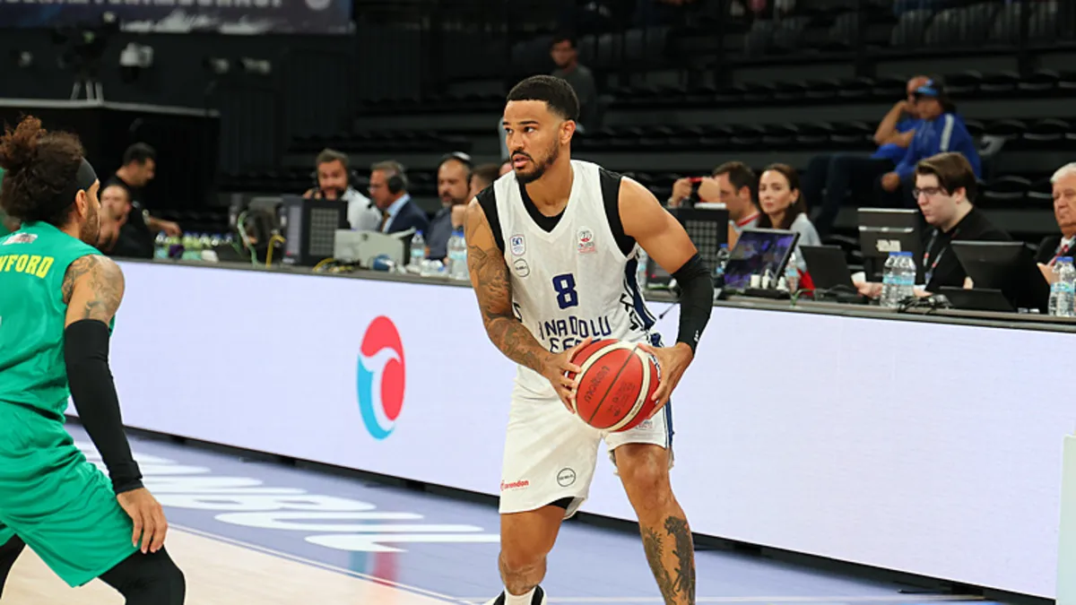 Anadolu Efes, Esenler Erokspor’u 90-76 mağlup etti! Anadolu Efes, Esenler Erokspor’u 90-76 mağlup etti!