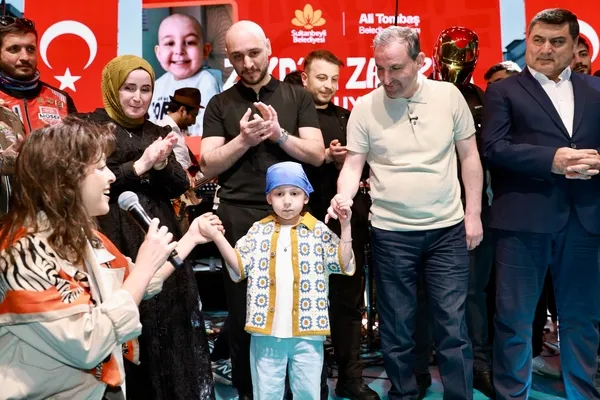sultanbeylide-kanseri-yenen-zeyd-icin-binlerce-balon-gokyuzune-birakildi-1779286112556.jpg