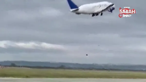Kargo uçağının kalkış sırasında iniş takımı koptu | Video