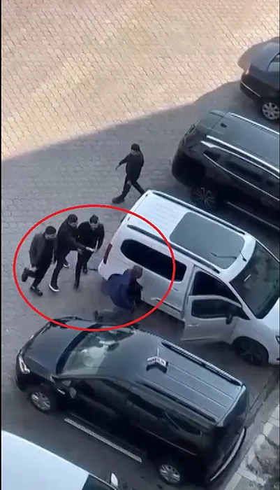 Mardin’de arazi anlaşmazlığı çatışmaya dönüştü: Korku dolu anlar güvenlik kamerasına yansıdı!