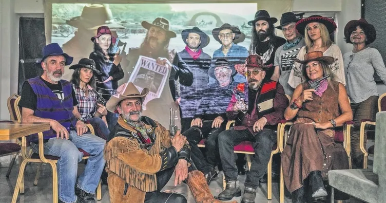 Bu hayatta herkes yalnız birer kovboy