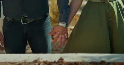 Uzak Şehir 2. Sezon Fragmanı Yayında: Bu mezarda yatan Boran Albora değil! ‪Uzak Şehir yeni sezon ne zaman?