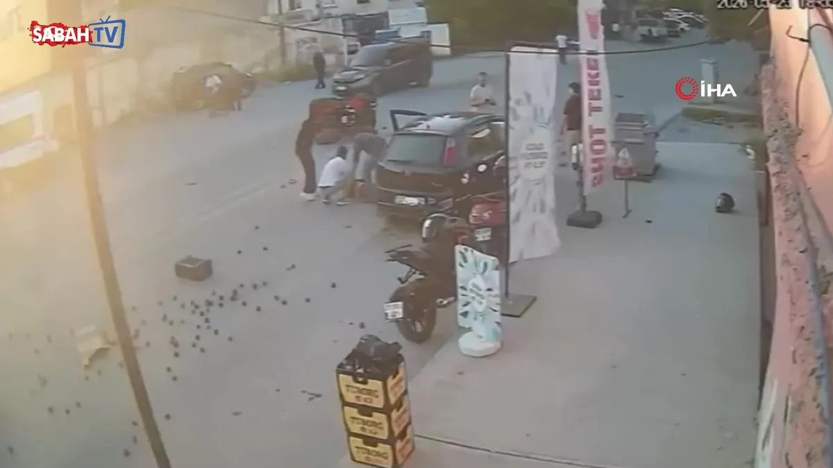 Otomobille çarpışan ATV’nin sürücüsü yaralandı videosunu izle Otomobille çarpışan ATV’nin sürücüsü yaralandı videosunu izle