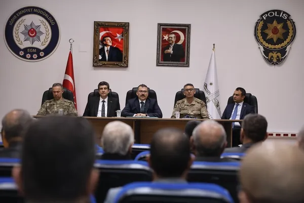 igdir-valisi-ercan-turan-kentteki-guvenlik-ve-asayis-hakkinda-basin-mensuplarina-aciklamada-bulundu-1709842325166.jpg