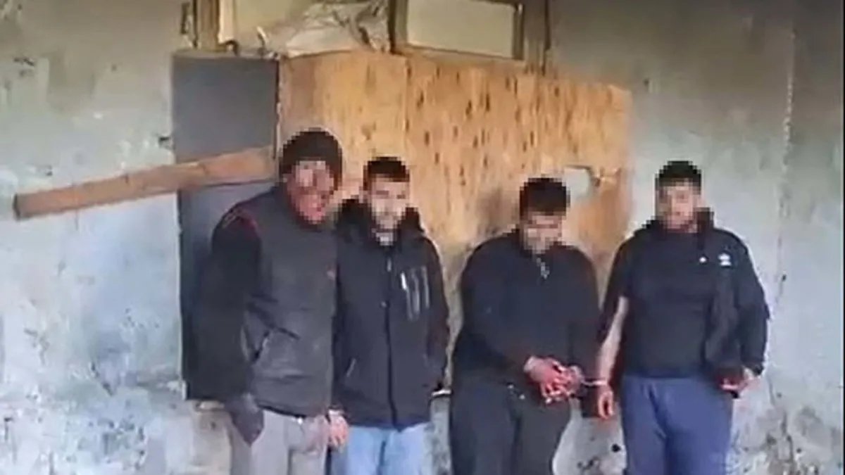 İzmir’de at eti kesen 4 kişi suçüstü yakalandı! İzmir’de at eti kesen 4 kişi suçüstü yakalandı!