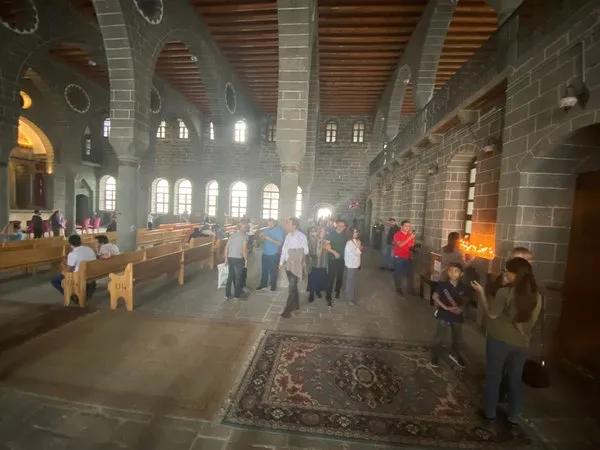 hendek-olaylarinda-zarar-gordugu-icin-onarilan-ermeni-kilisesine-ziyaretci-akini-1652768018854.jpeg