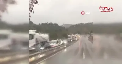 Gübre yüklü kamyon devrildi, karayolunda 10 kilometre araç kuyruğu oluştu | Video