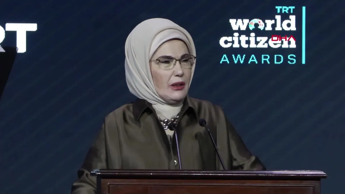 Emine Erdoğan: Bugün paylaşılan bu hikayeler, hak ile batılın savaşında doğru tarafta yer alan herkese güç verecektir videosunu izle Emine Erdoğan: Bugün paylaşılan bu hikayeler, hak ile batılın savaşında doğru tarafta yer alan herkese güç verecektir videosunu izle