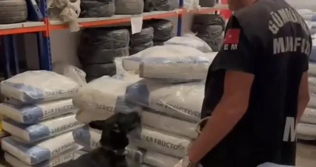 Bakan Yerlikaya Yüksekova’da 153 kilo eroin yakalandığını duyurdu Bakan Yerlikaya Yüksekova’da 153 kilo eroin yakalandığını duyurdu