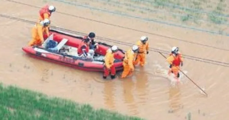 Japonya’da 847 bin kişiye sel tahliyesi