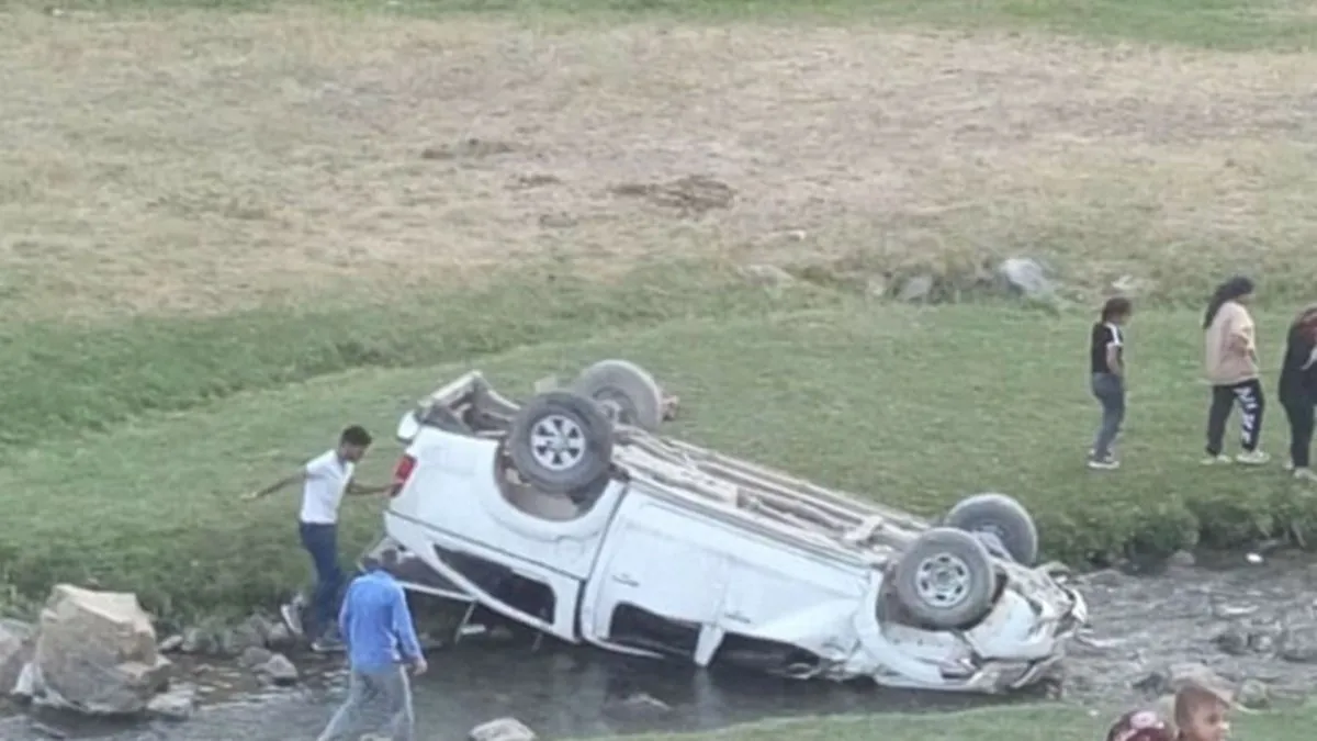 Van’da kamyonet uçuruma yuvarlandı: 2’si ağır, 6 yaralı!