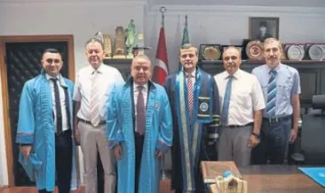 Başkan Böcek diplomasını aldı