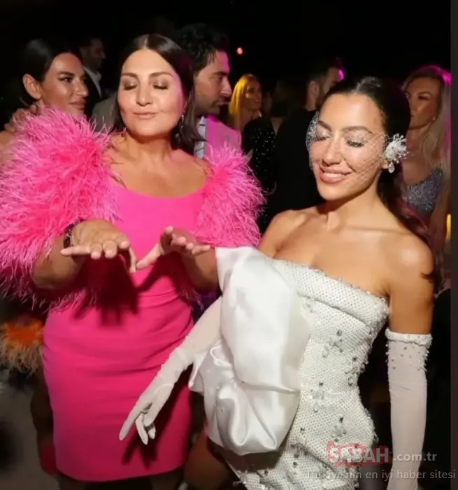 Engincan Ural’dan eşi Merve Ural’ın yeni yaşında romantik kutlama... Sibel Can da biricik gelininin doğum gününü unutmadı!