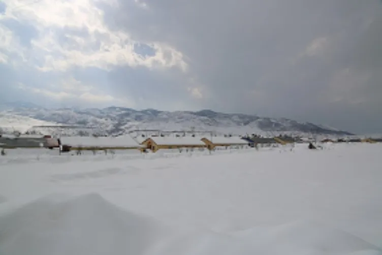 Bir ilçe kara gömüldü! Tam 176 köy yolu kar nedeniyle ulaşıma kapandı