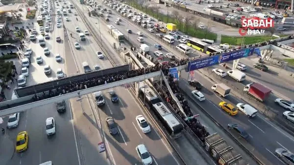 Vatandaşların metrobüs kuyruğundaki zorlu yolculukları devam ediyor | Video