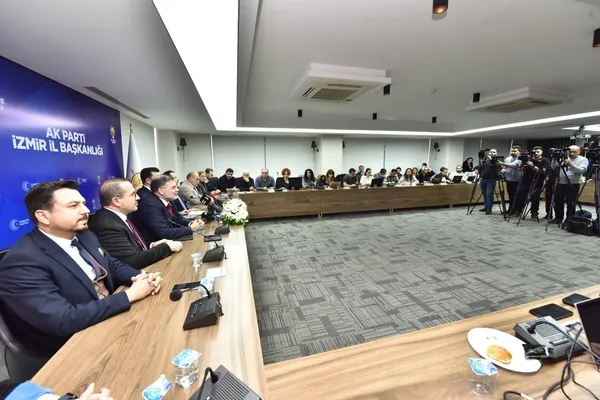 genel-sekreter-inan-saibe-iddialari-uzerinden-ozele-yuklendi-gazi-gorseydi-gurur-duyar-miydi-1740763339881.jpg