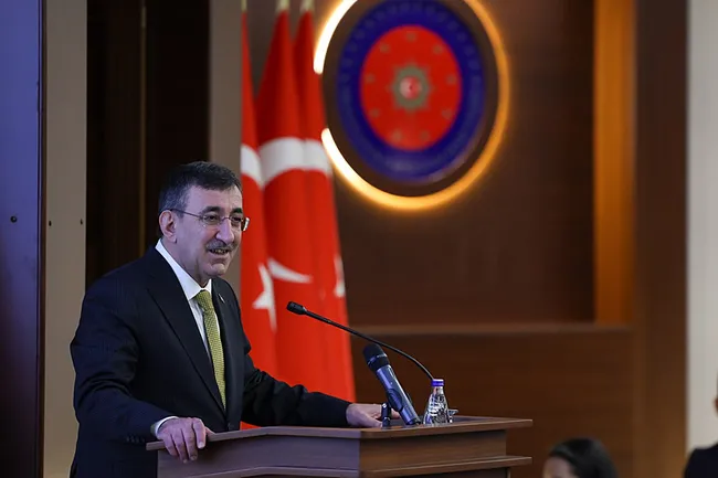 cumhurbaskani-yardimcisi-yilmaz-dunya-gecis-surecinde-iyi-stratejiler-izleyen-ulkeler-icin-bir-firsat-1781619654798.jpeg Cumhurbaşkanı Yardımcısı Yılmaz: Dünya geçiş sürecinde, iyi stratejiler izleyen ülkeler için bir fırsat