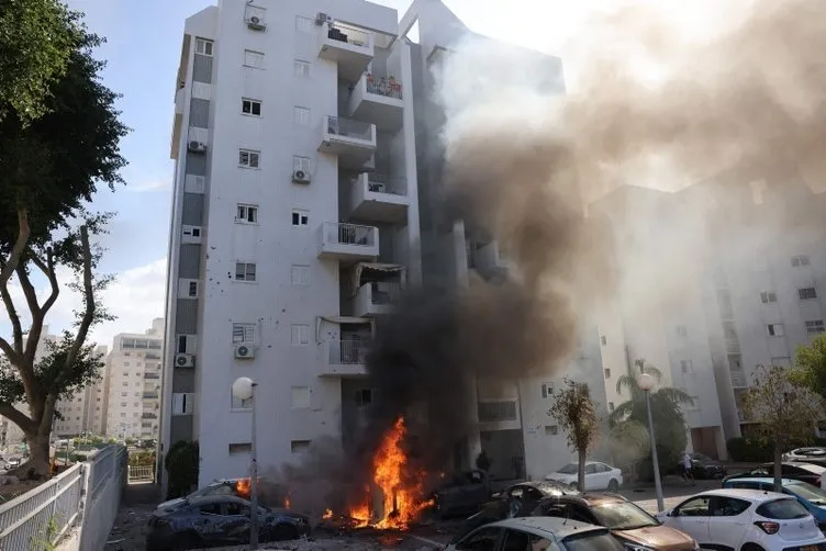 İsrail-Filistin savaşı son dakika: Hamas'tan Aksa Tufanı operasyonu! 'Savaş' durumu ilan edildi: Gazze'ye ağır bombardıman!