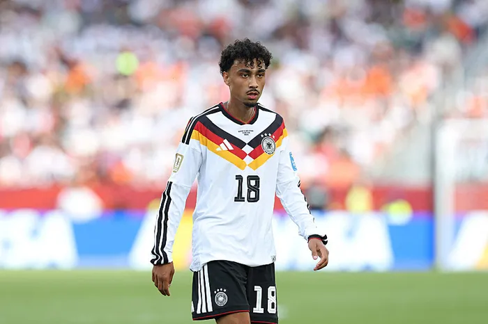 nathaniel-brown-bayern-munih-yolcusu-1782410157738.jpeg