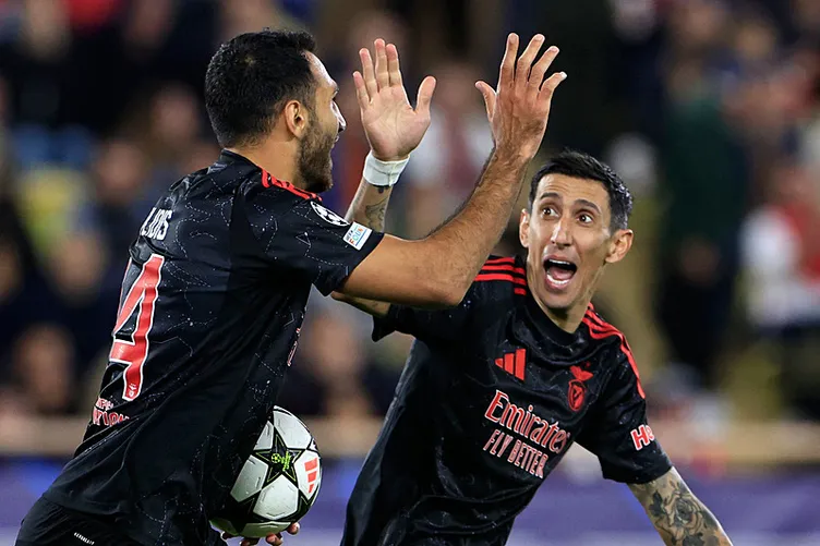 Son dakika haberleri: Arda Güler, Liverpool - Real Madrid maçında ilki yaşadı! Kenan Yıldız uğraştı ama olmadı...