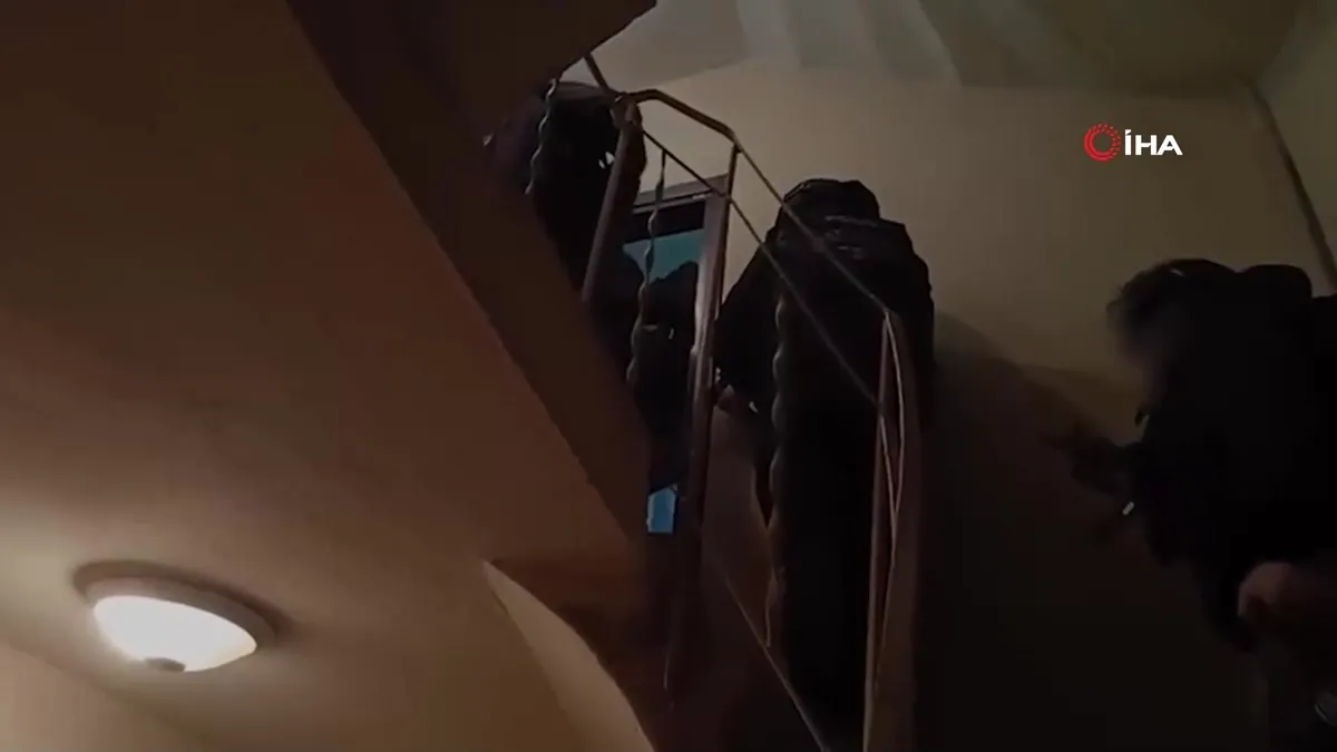 İstanbul’da DEAŞ operasyonu: 13 gözaltı | Video videosunu izle İstanbul’da DEAŞ operasyonu: 13 gözaltı | Video videosunu izle