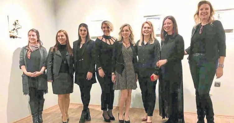 Öğretim elemanları karma sergi açtı