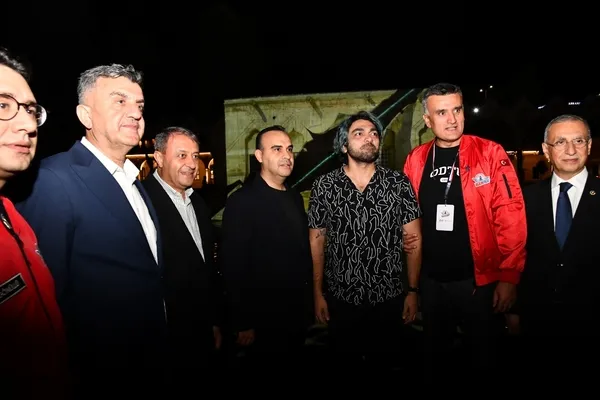 sanayi-ve-teknoloji-bakani-mehmet-fatih-kacir-gece-balikligolu-gezdi-1790841519344.jpg